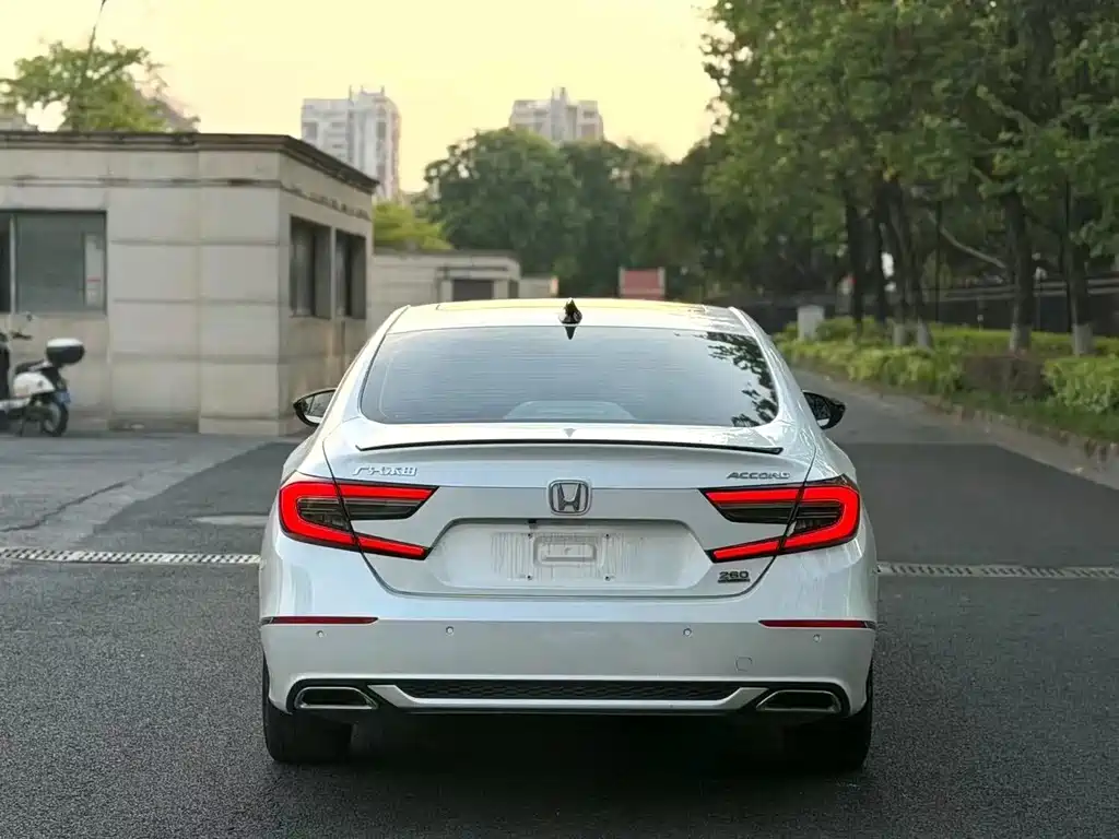 Honda Accord — миниатюра 4