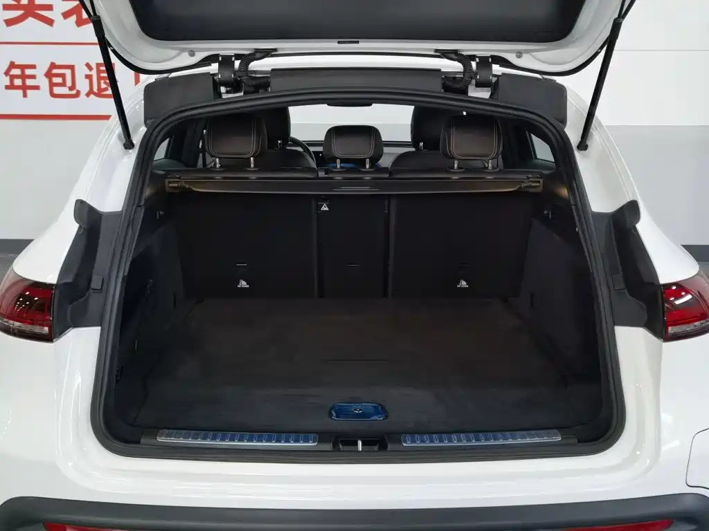 Mercedes-Benz EQC — миниатюра 16