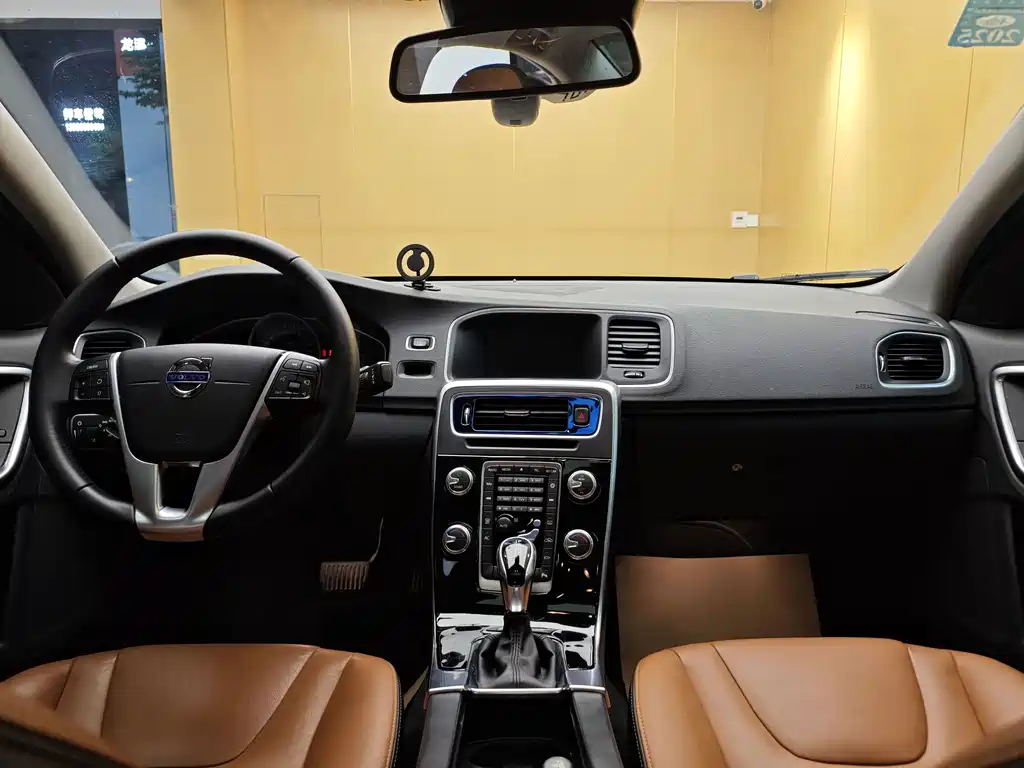 Volvo S60 — миниатюра 19