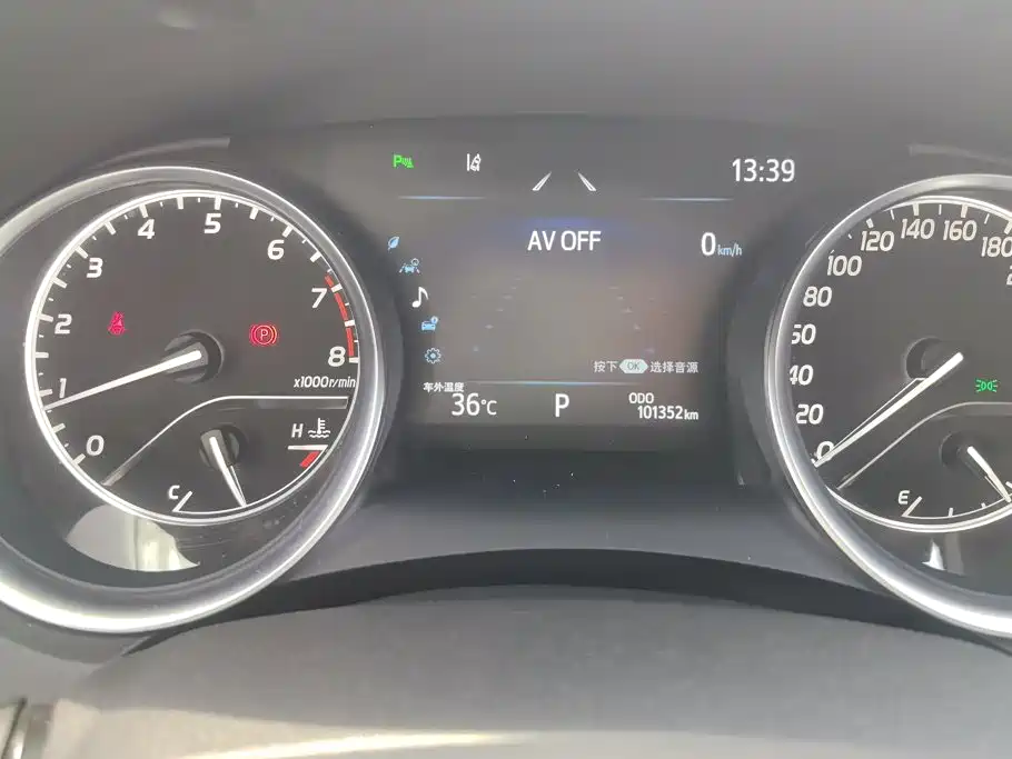 Toyota Camry — миниатюра 14