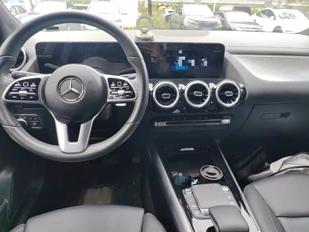 Mercedes-Benz GLA — миниатюра 10