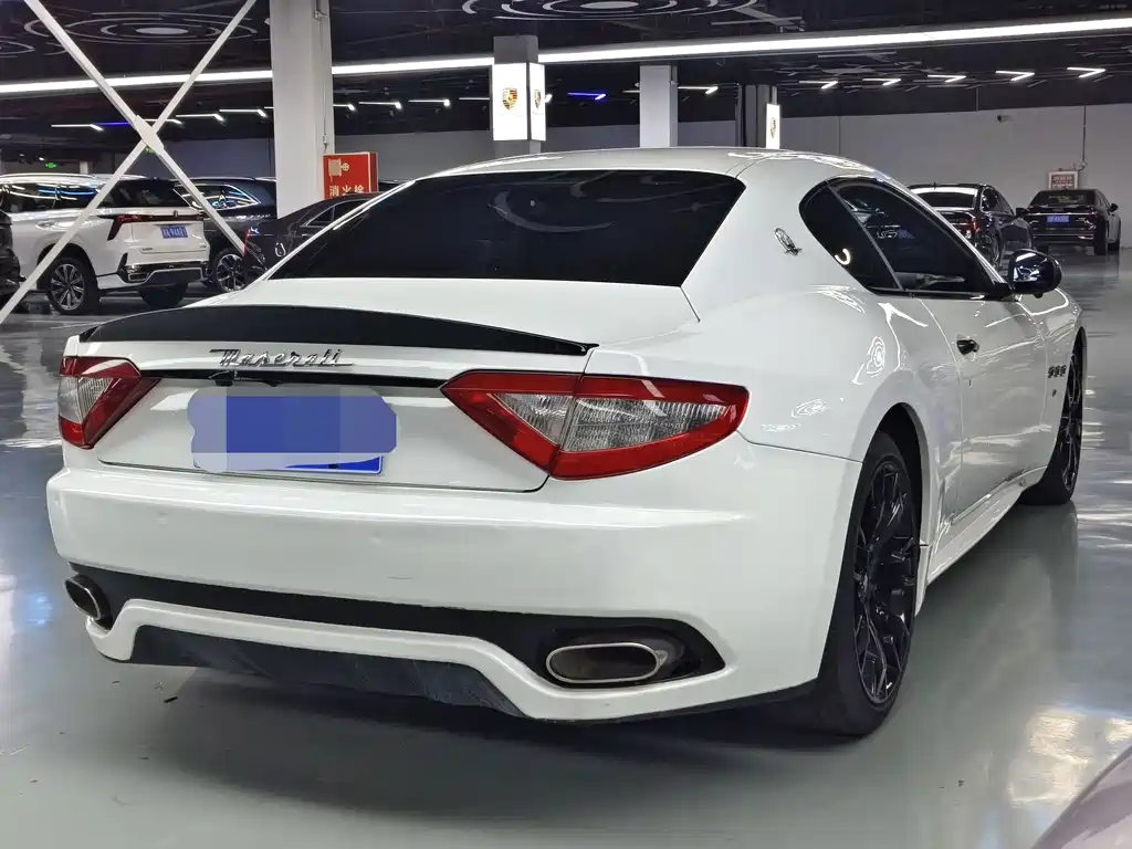 Maserati GranTurismo — миниатюра 12