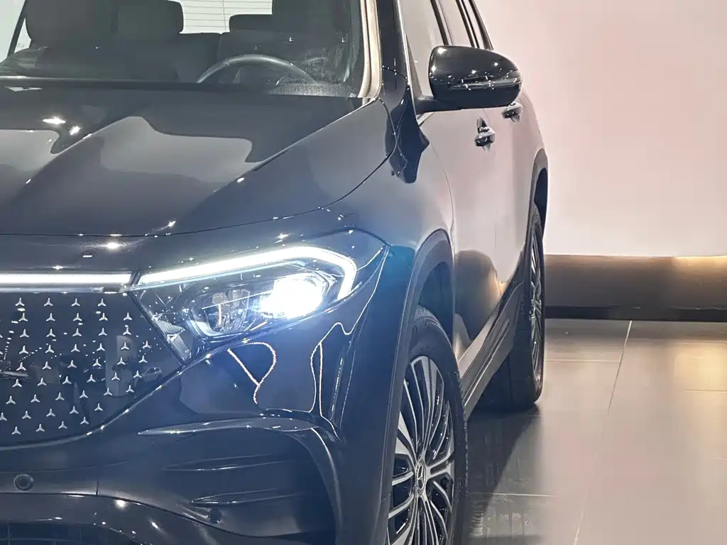Mercedes-Benz EQB — миниатюра 13