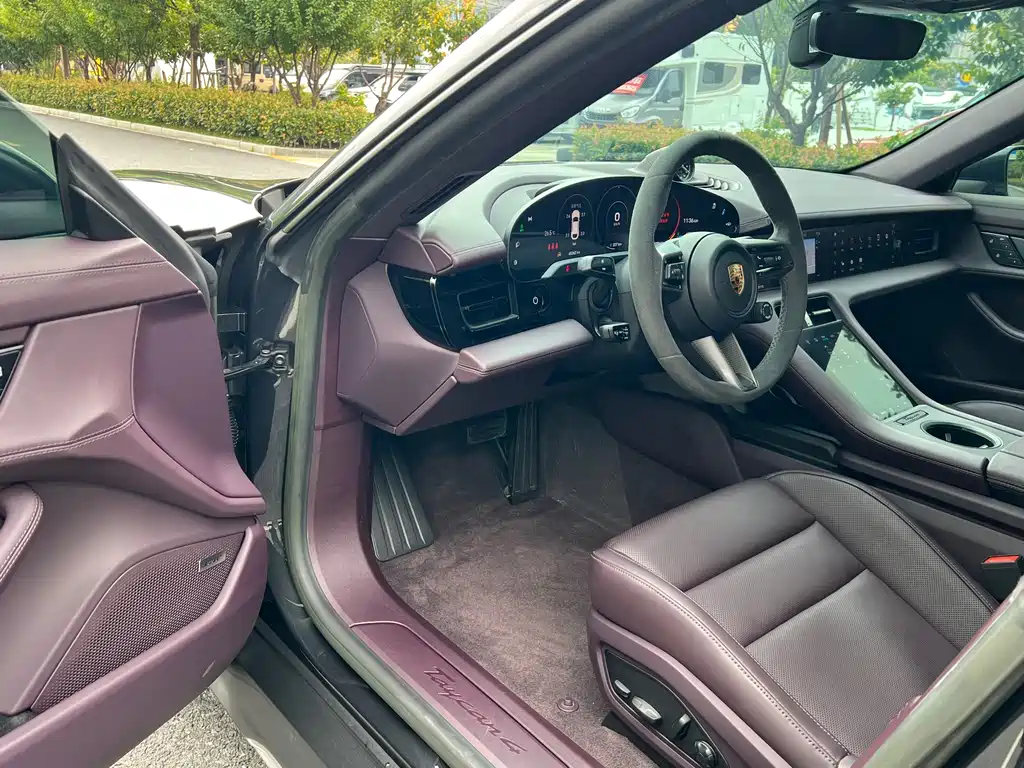 Porsche Taycan — миниатюра 4
