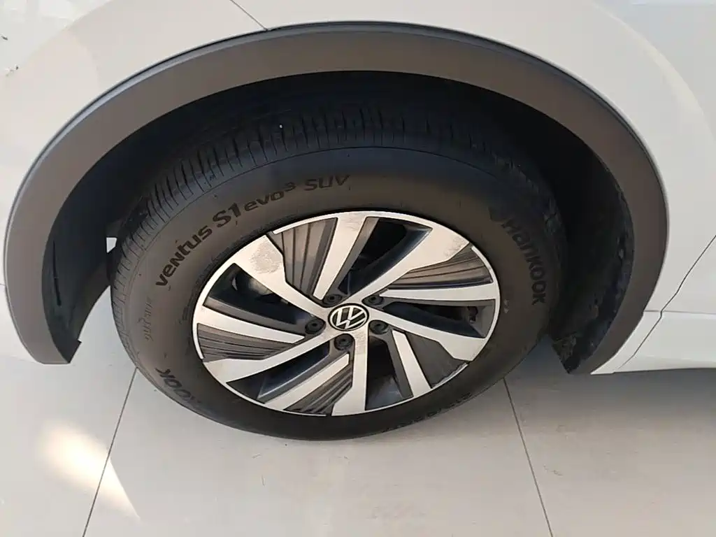 Volkswagen Tiguan L PHEV — миниатюра 23