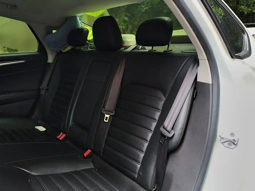 Ford Mondeo — миниатюра 15