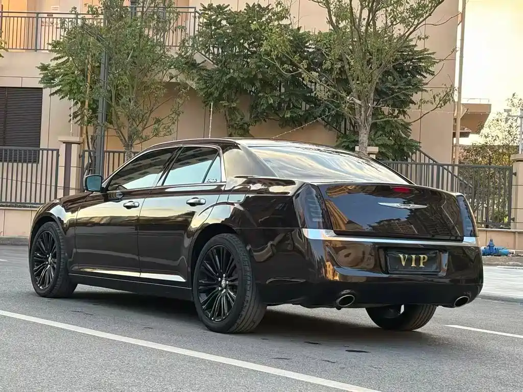 Chrysler 300C — миниатюра 6