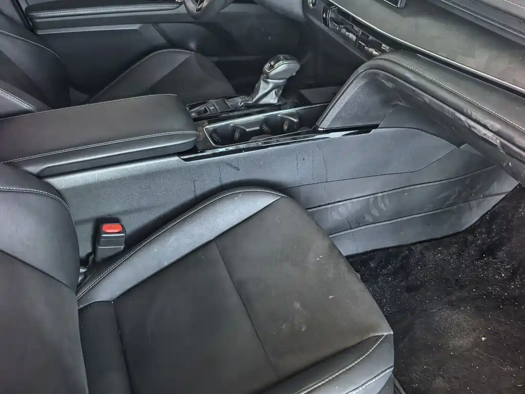 Toyota Camry — миниатюра 3