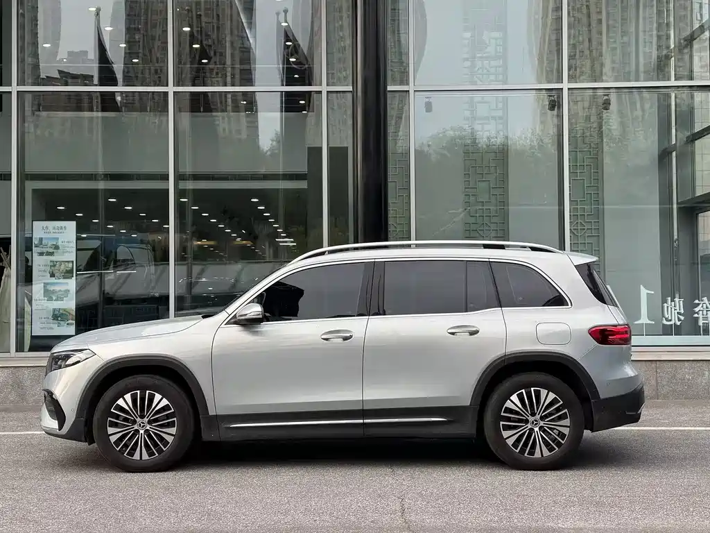 Mercedes-Benz EQB — миниатюра 8