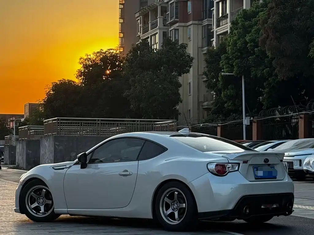 Subaru BRZ — миниатюра 2