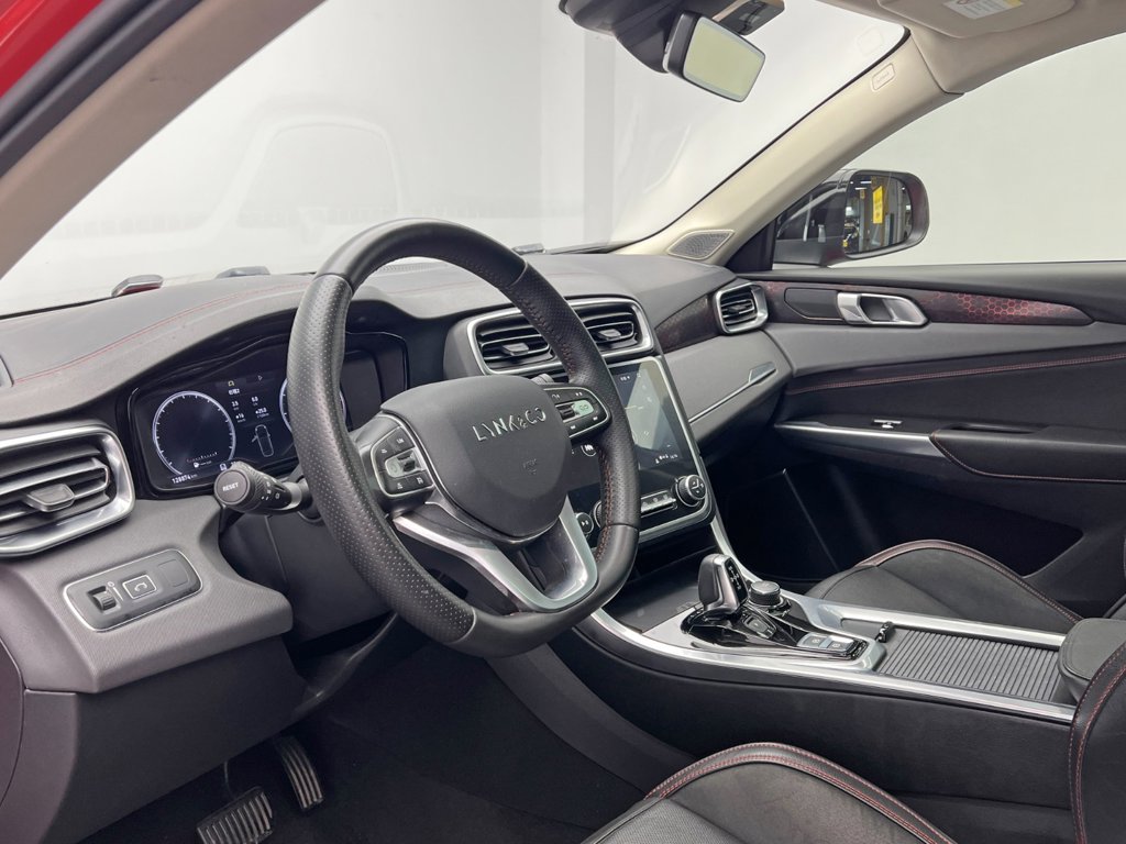 Lynk & Co 01 — миниатюра 13