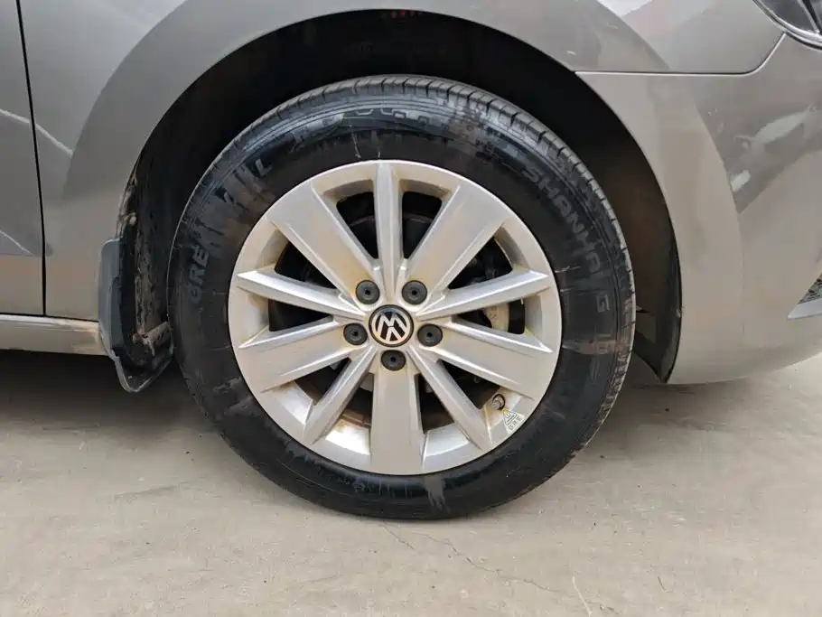Volkswagen Jetta — миниатюра 6