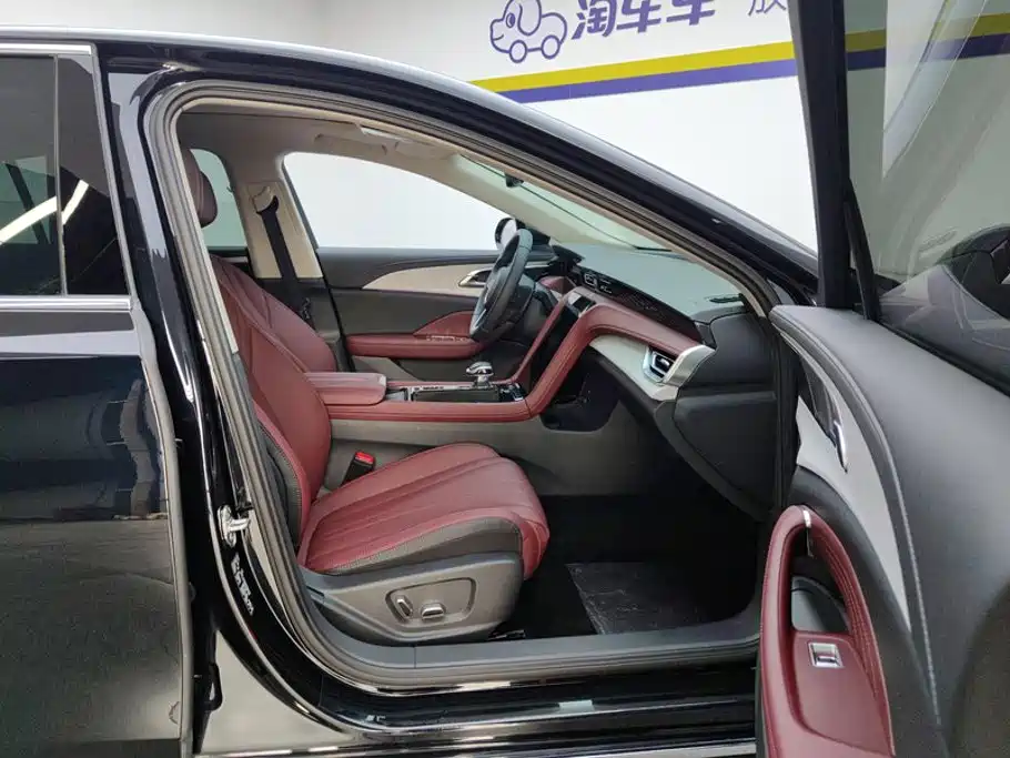 Hongqi Hongqi H5 — миниатюра 8