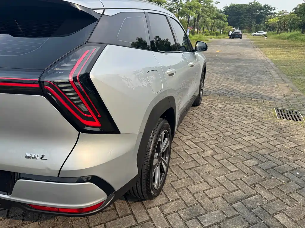 Geely Boyue L — миниатюра 9