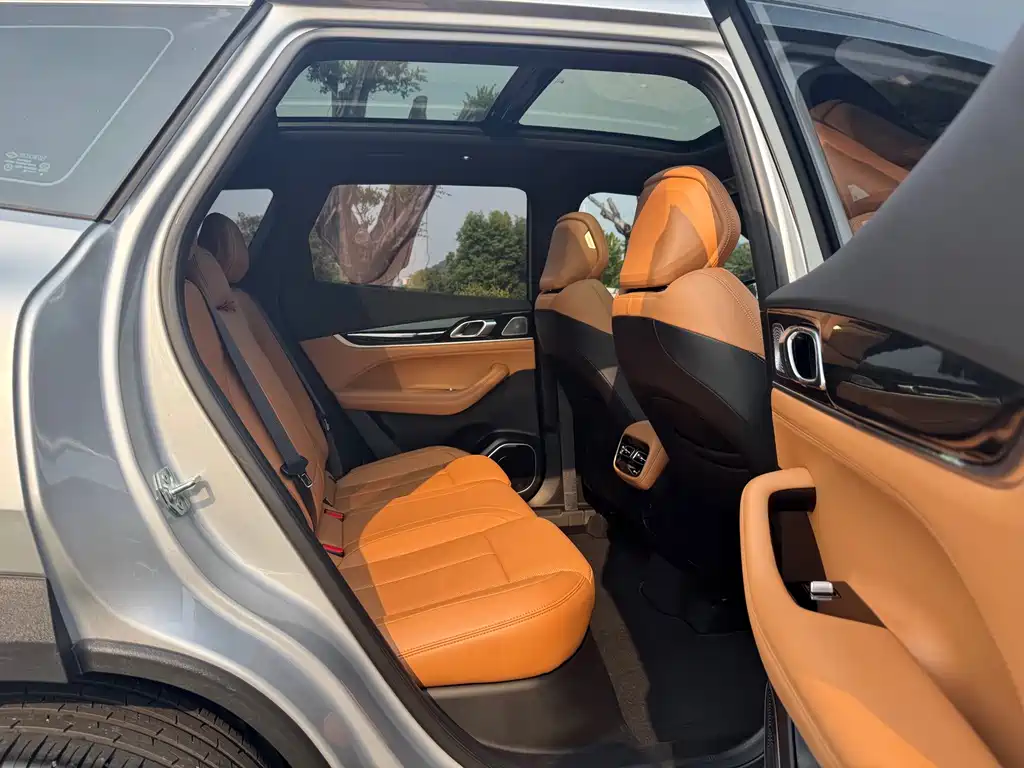 Geely Boyue L — миниатюра 13