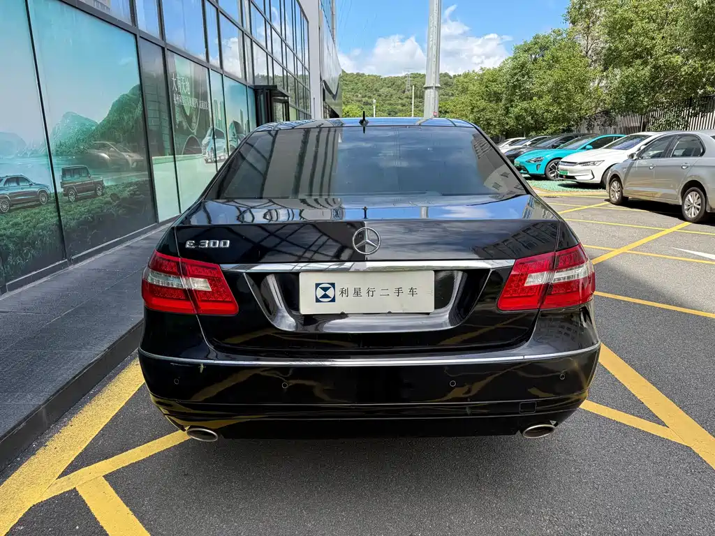 Mercedes-Benz E-Class — миниатюра 9