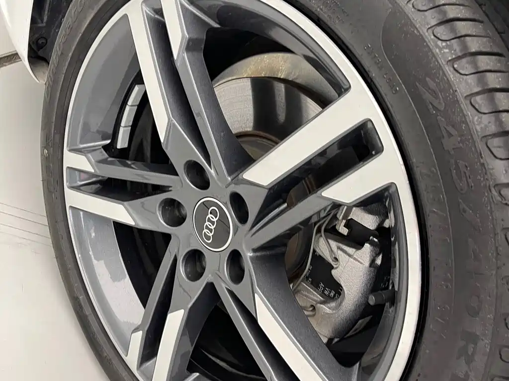 Audi A4L — миниатюра 12