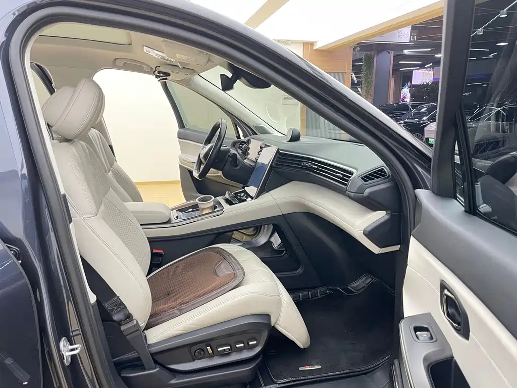 NIO ES8 — миниатюра 9