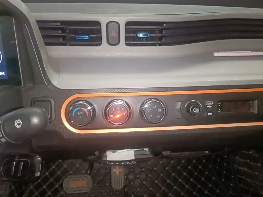 Wuling MINIEV — миниатюра 13
