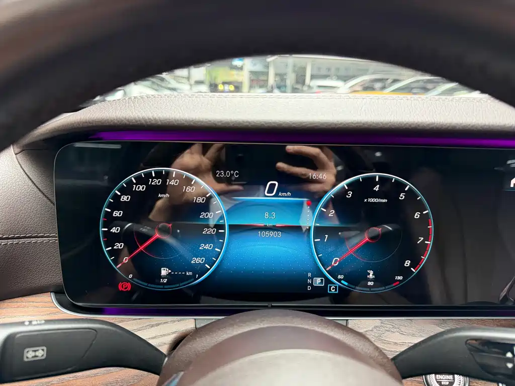Mercedes-Benz E-Class — миниатюра 8