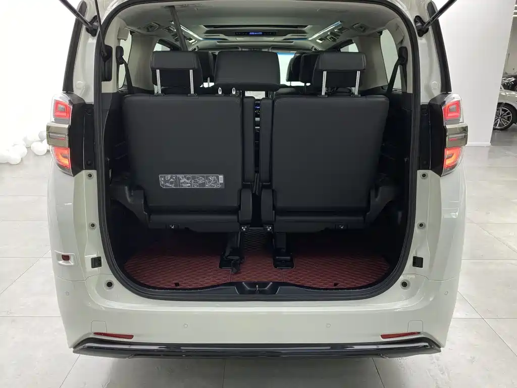 Toyota Vellfire — миниатюра 9