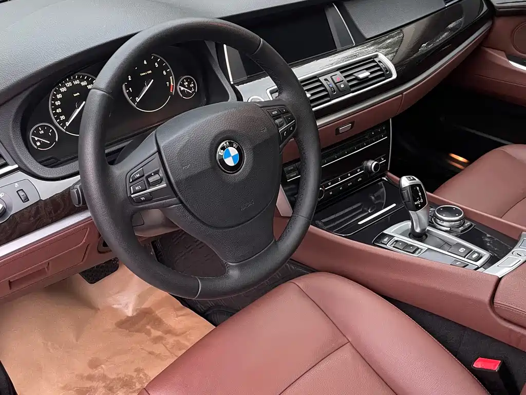 BMW 5 Series GT — миниатюра 12