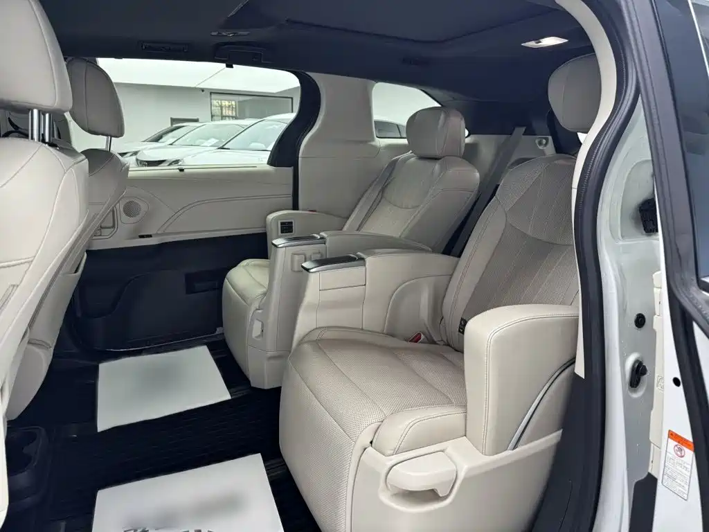 Toyota Granvia — миниатюра 19