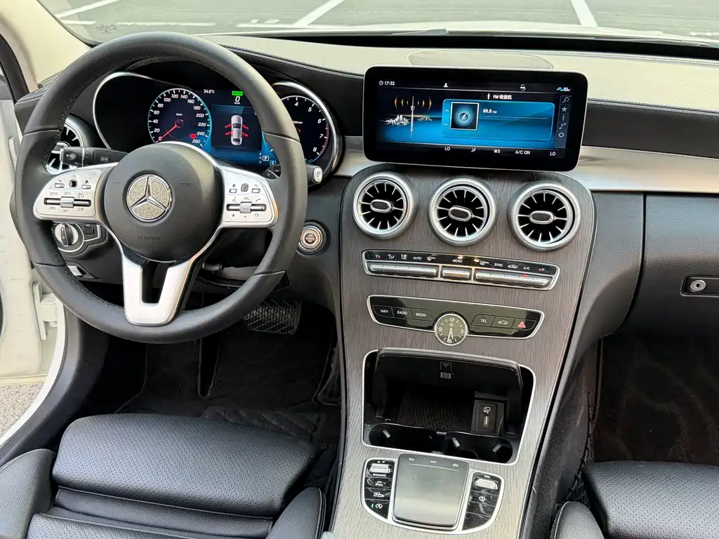 Mercedes-Benz C-Class — миниатюра 15
