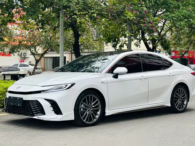 TOYOTA CAMRY 2025