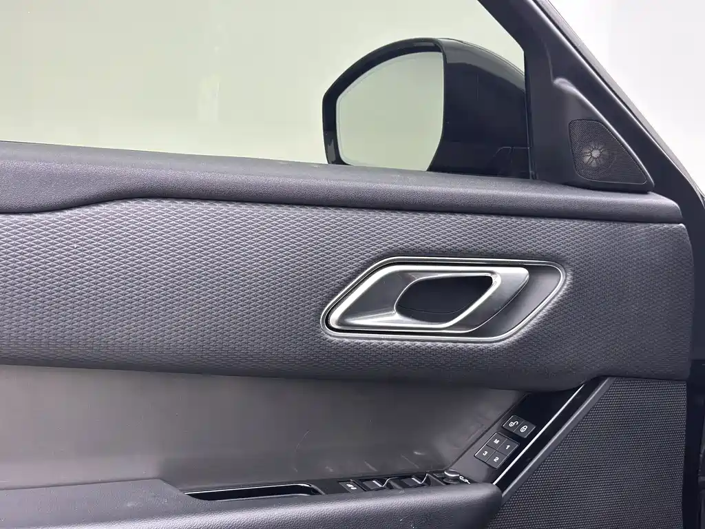 Land Rover Velar — миниатюра 11