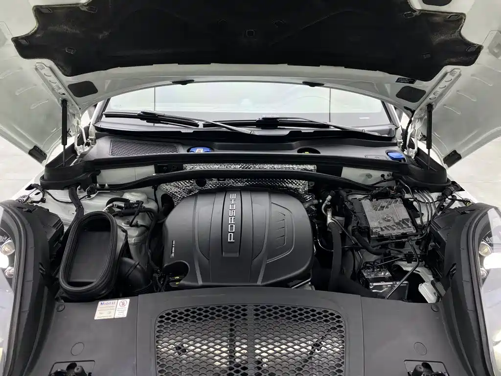 Porsche Macan — миниатюра 8