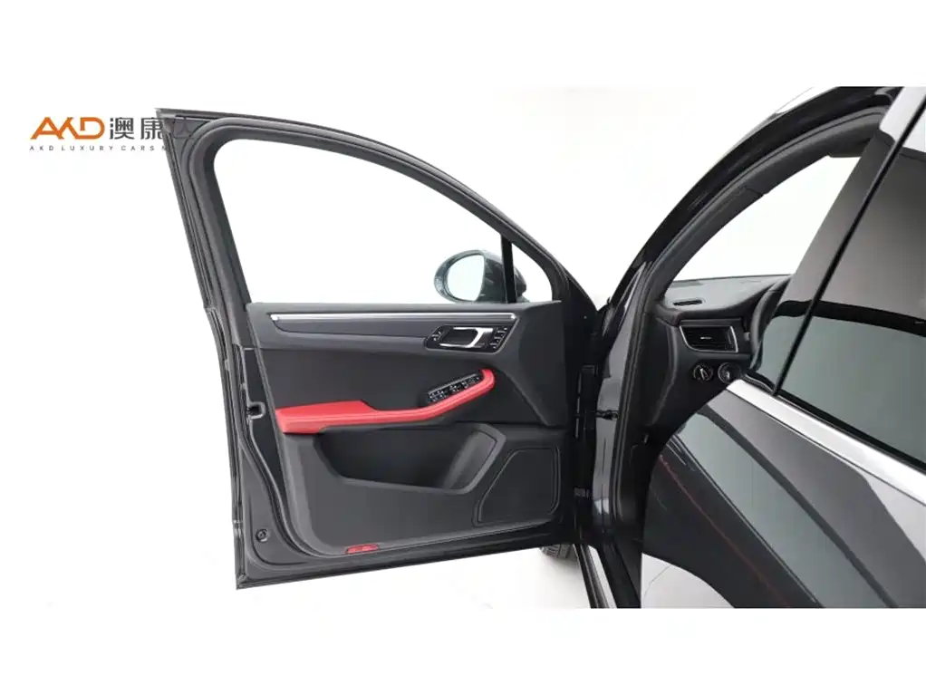 Porsche Macan — миниатюра 10