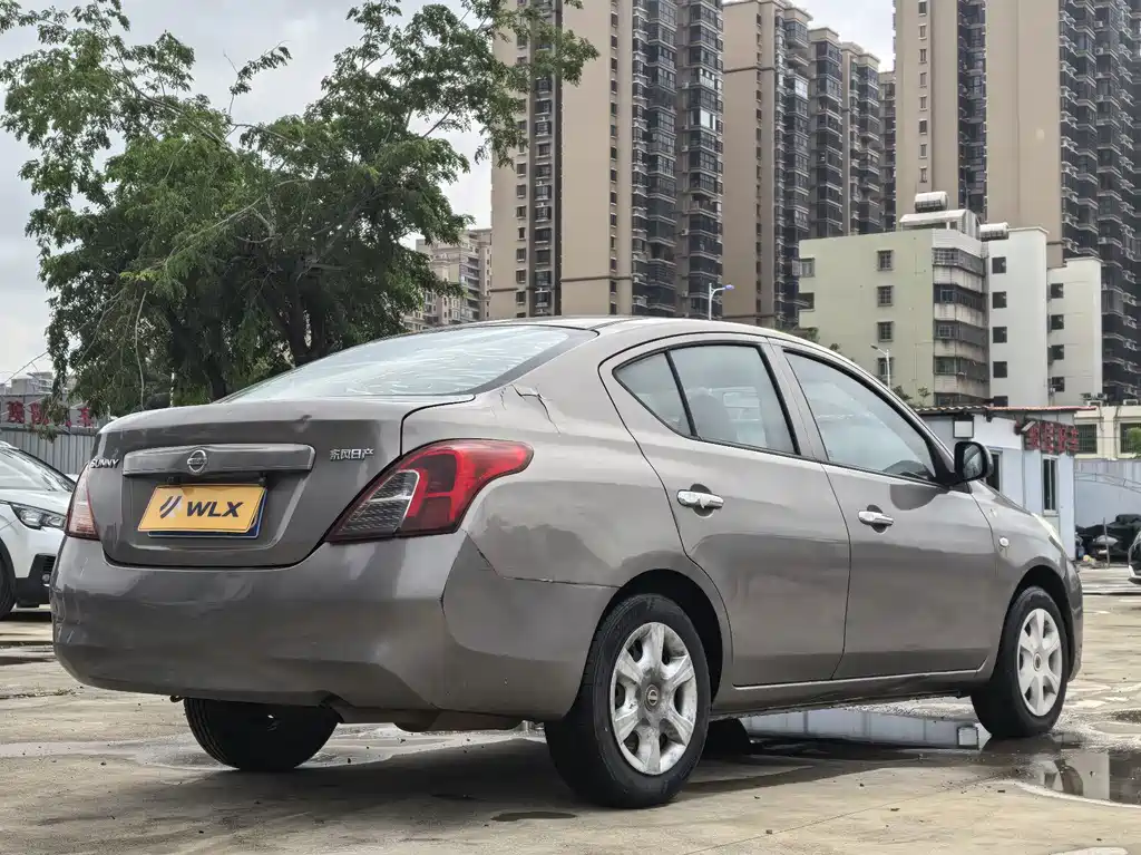 Nissan Sunny — миниатюра 9