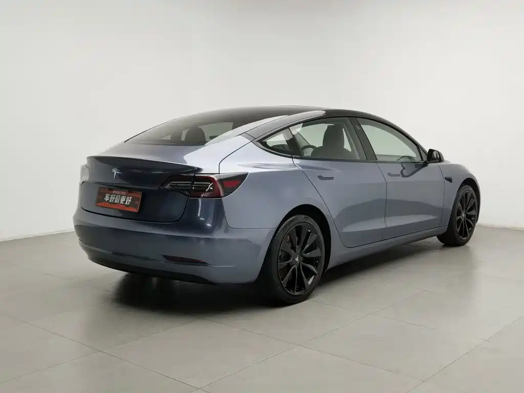 Tesla Model 3 — миниатюра 2