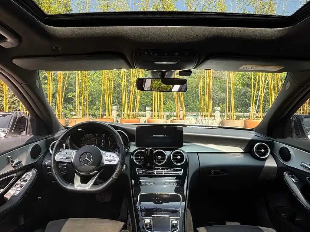 Mercedes-Benz C-Class — миниатюра 11