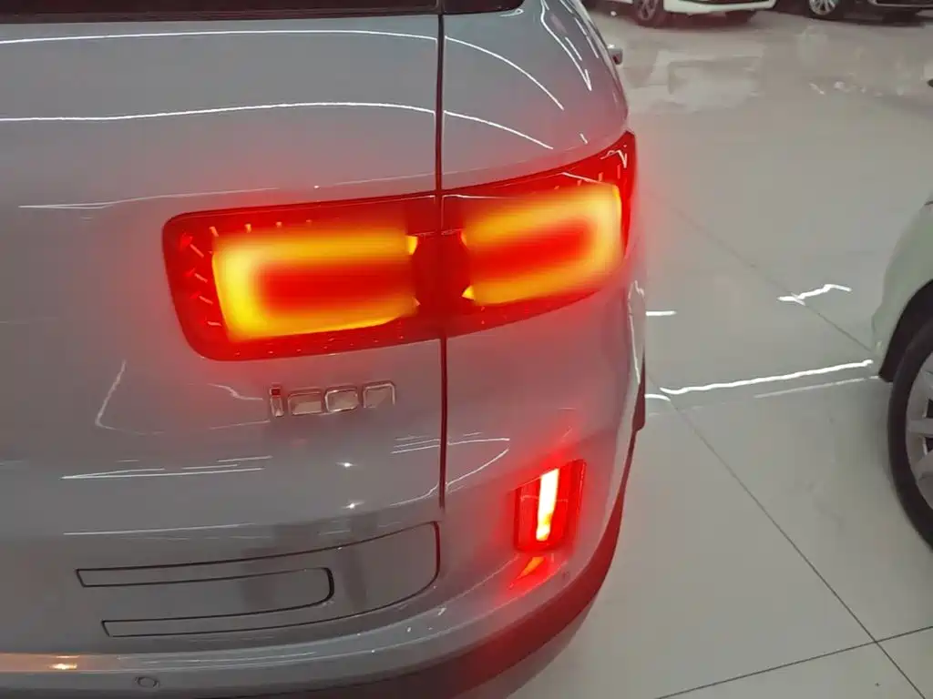 Geely Icon — миниатюра 8