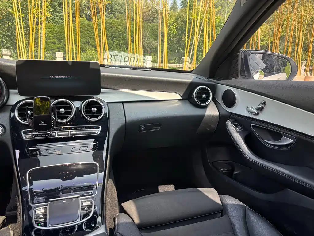 Mercedes-Benz C-Class — миниатюра 14