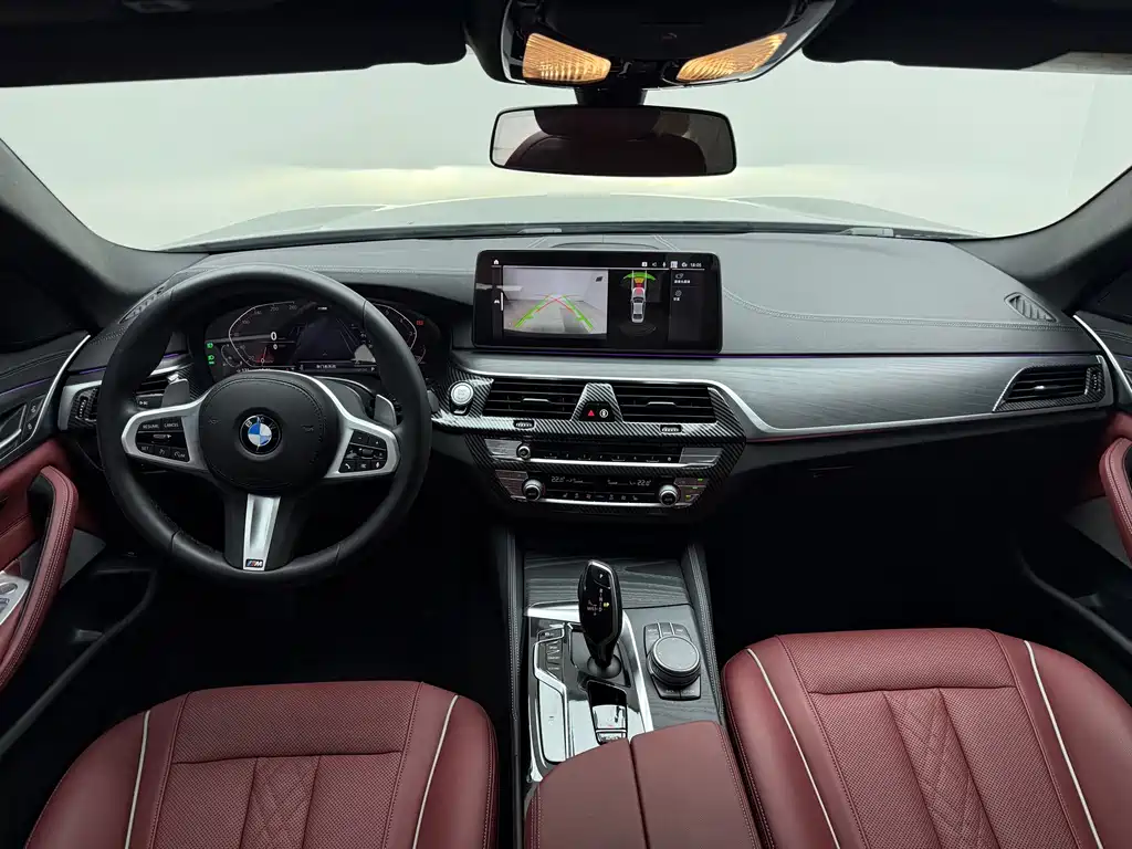 BMW 5 Series — миниатюра 8