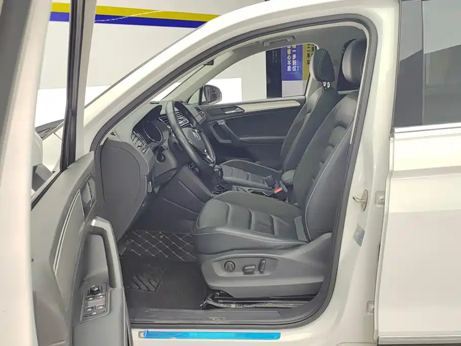 Volkswagen Tiguan L — миниатюра 9