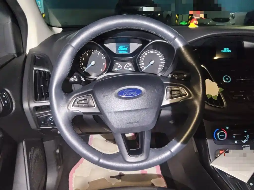 Ford Focus — миниатюра 6