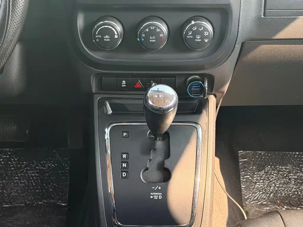 Jeep Compass (Import) — миниатюра 14