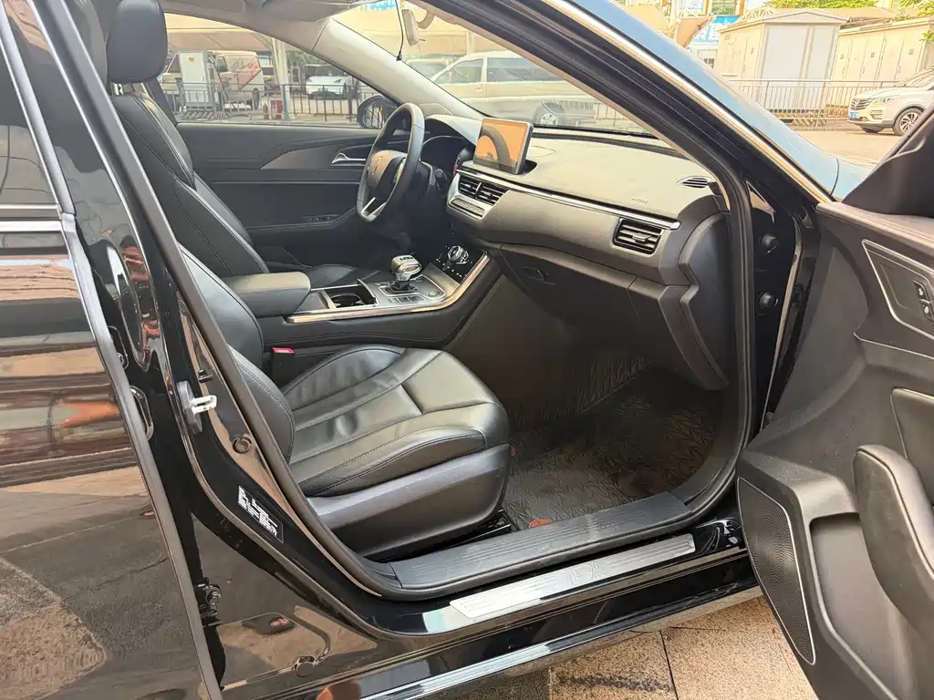 Hongqi Hongqi H5 — миниатюра 14