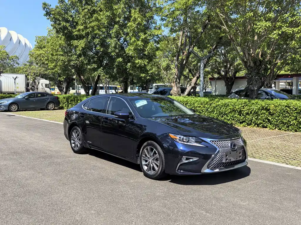 Lexus ES — миниатюра 5