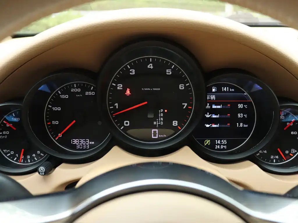 Porsche Cayenne — миниатюра 21