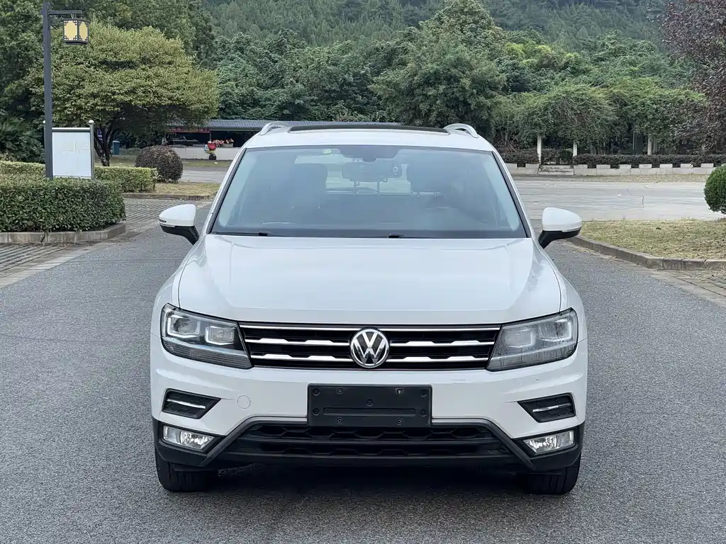 Volkswagen Tiguan L — миниатюра 2
