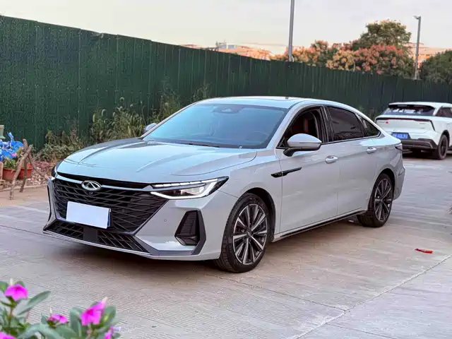 Chery Arrizo 8