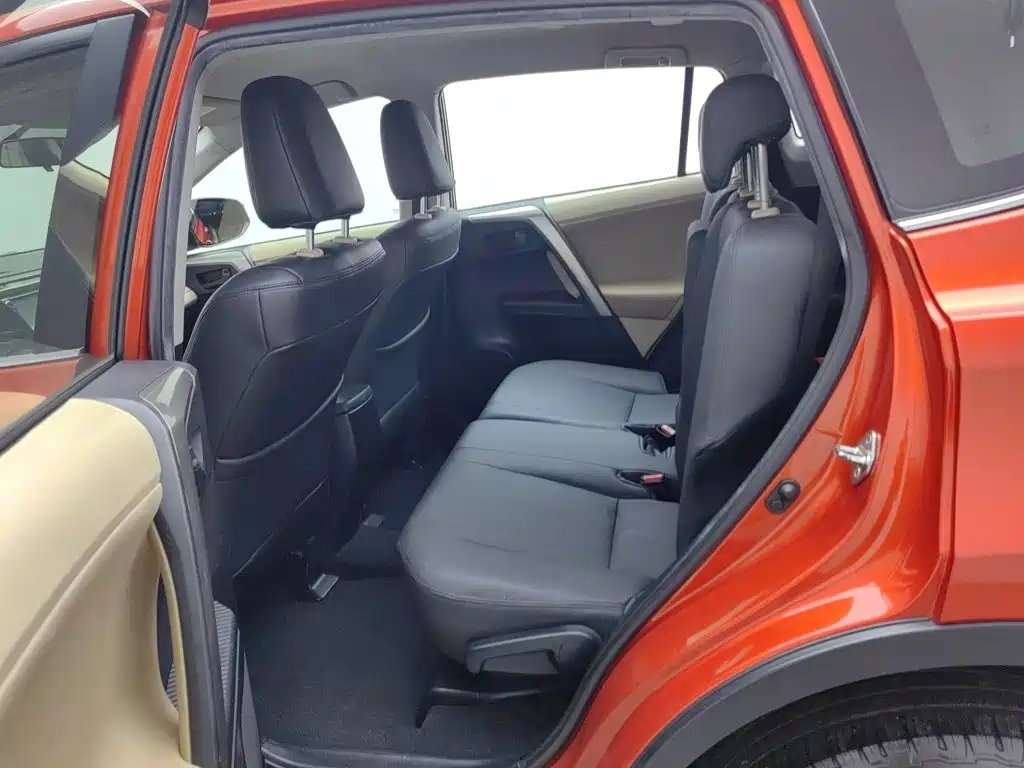 Toyota RAV4 — миниатюра 15