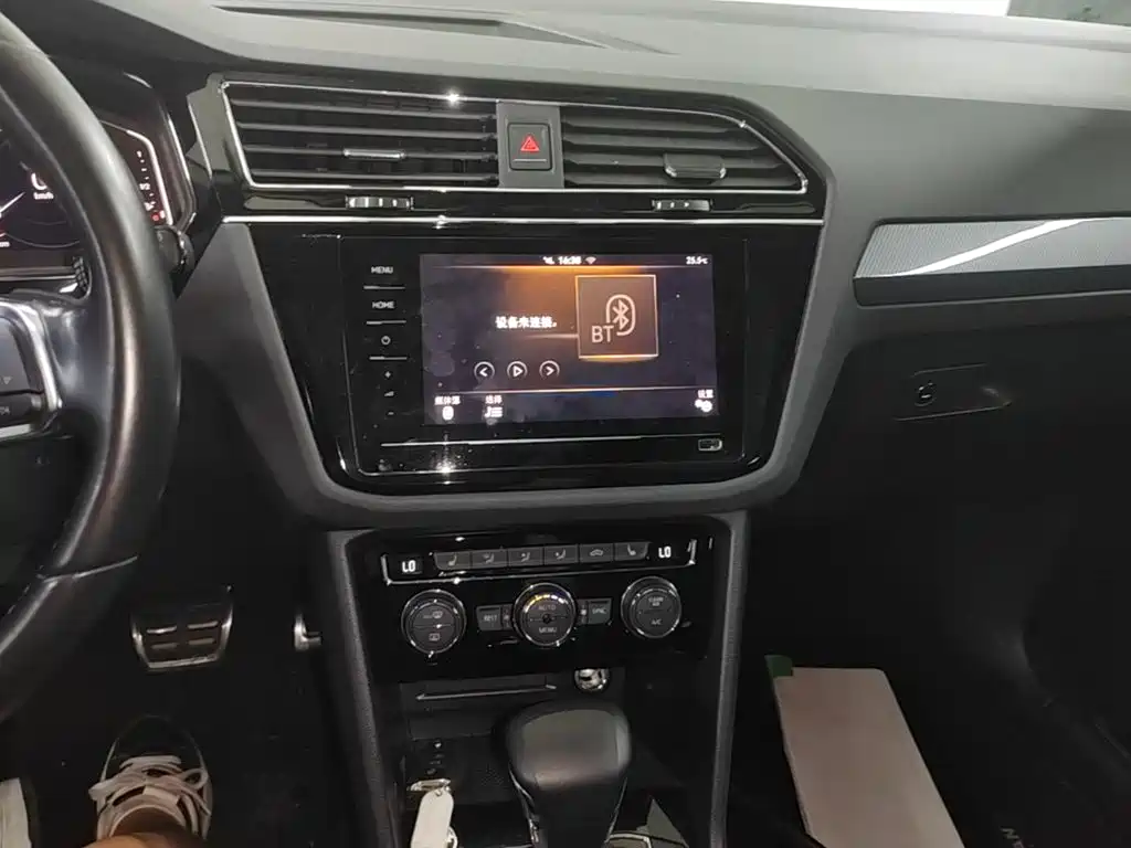 Volkswagen Tiguan L — миниатюра 13
