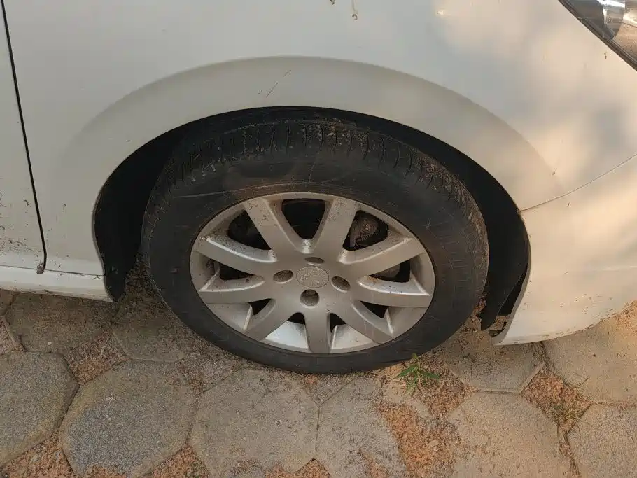 Peugeot 308 — миниатюра 6