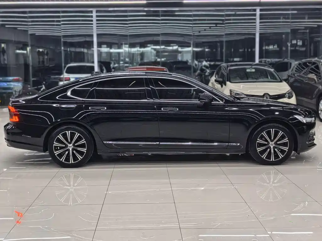 Volvo S90 — миниатюра 6